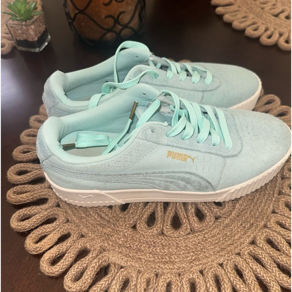 Puma Carina Sneaker Aqua/Mint Green Snake Print Women's Size 10 - Picture 2 of 11